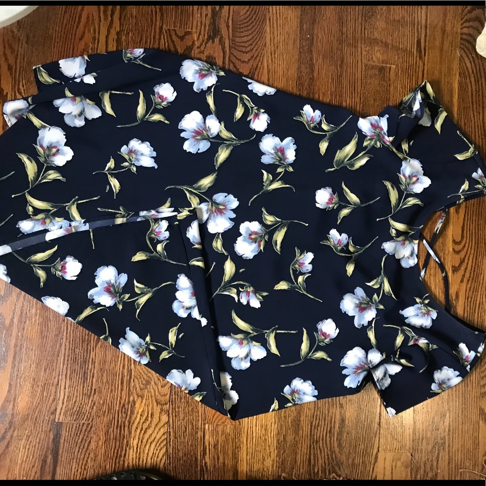 Floral Dress. - Picture 4 of 6